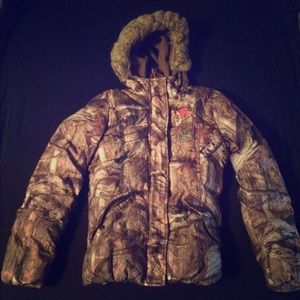 Mossy Oak down hunting coat & Brown & pink Tee